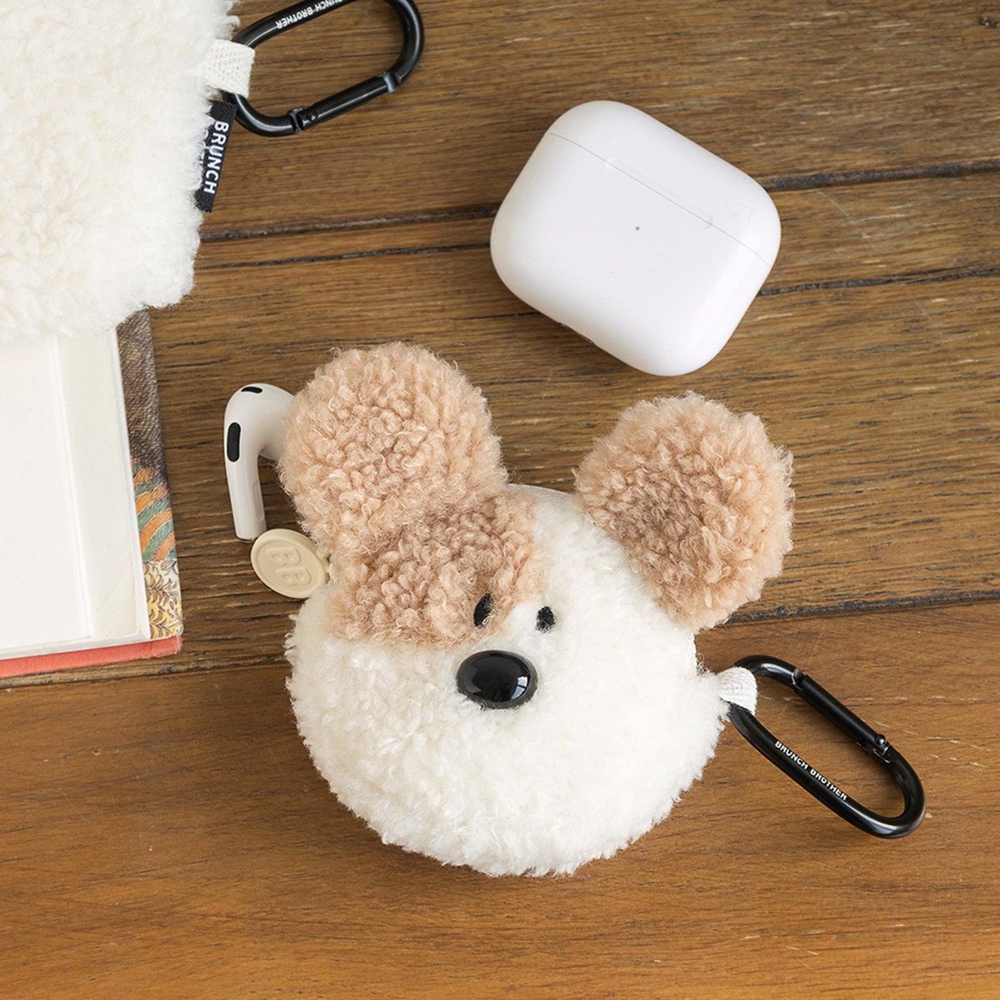 ブランチブラザー 韓国 ふわふわ AirPods Pro ケース AirPods ケース カラビナ付き 小物入れ キーリング付き 2つのかわいいデザイン