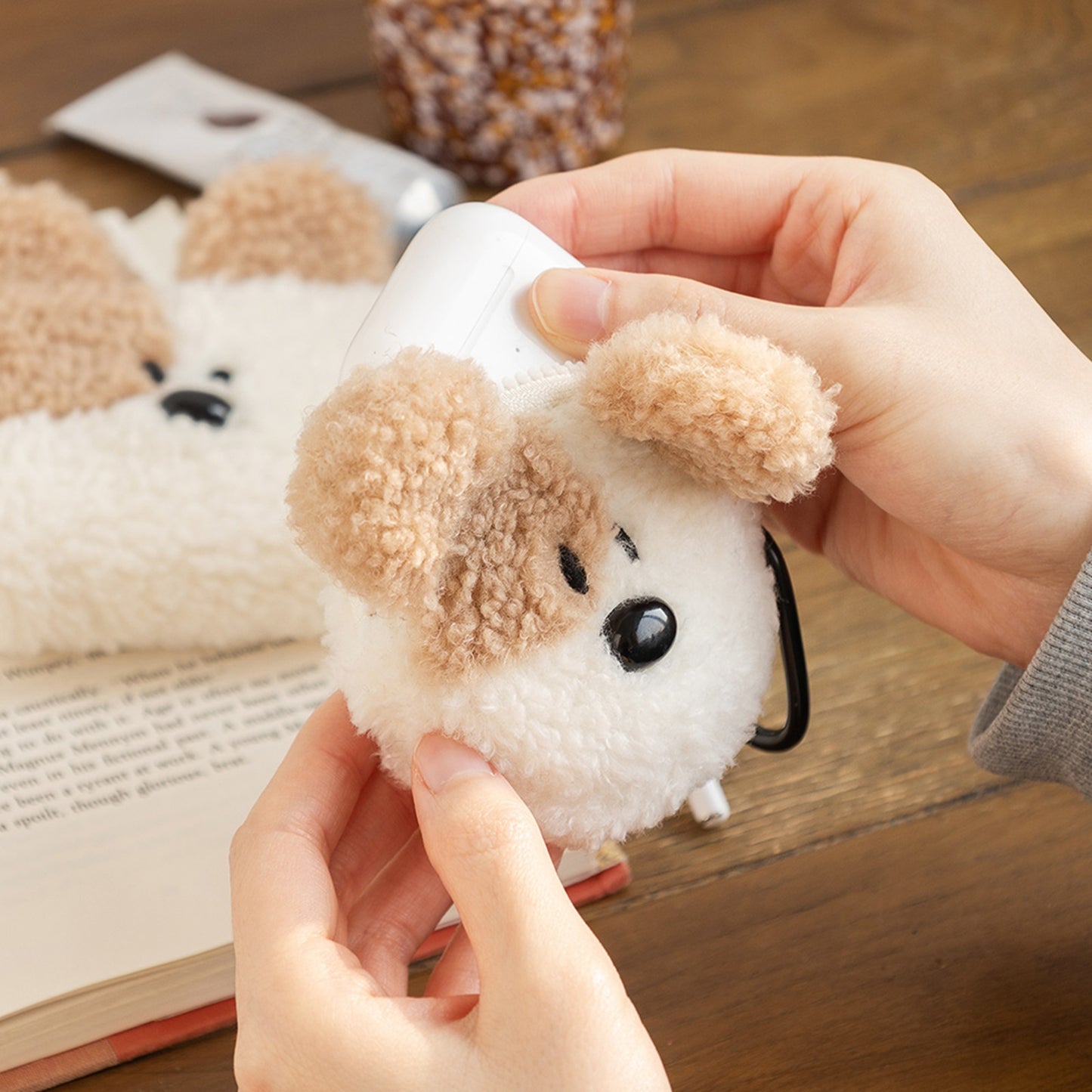 ブランチブラザー 韓国 ふわふわ AirPods Pro ケース AirPods ケース カラビナ付き 小物入れ キーリング付き 2つのかわいいデザイン
