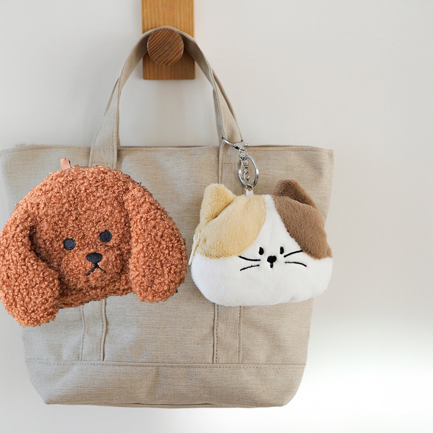 韓国 犬 猫 キャラクター ぬいぐるみ ポーチ キーリング付き 小物入れ ミニ財布 コインケース かわいい 全2種