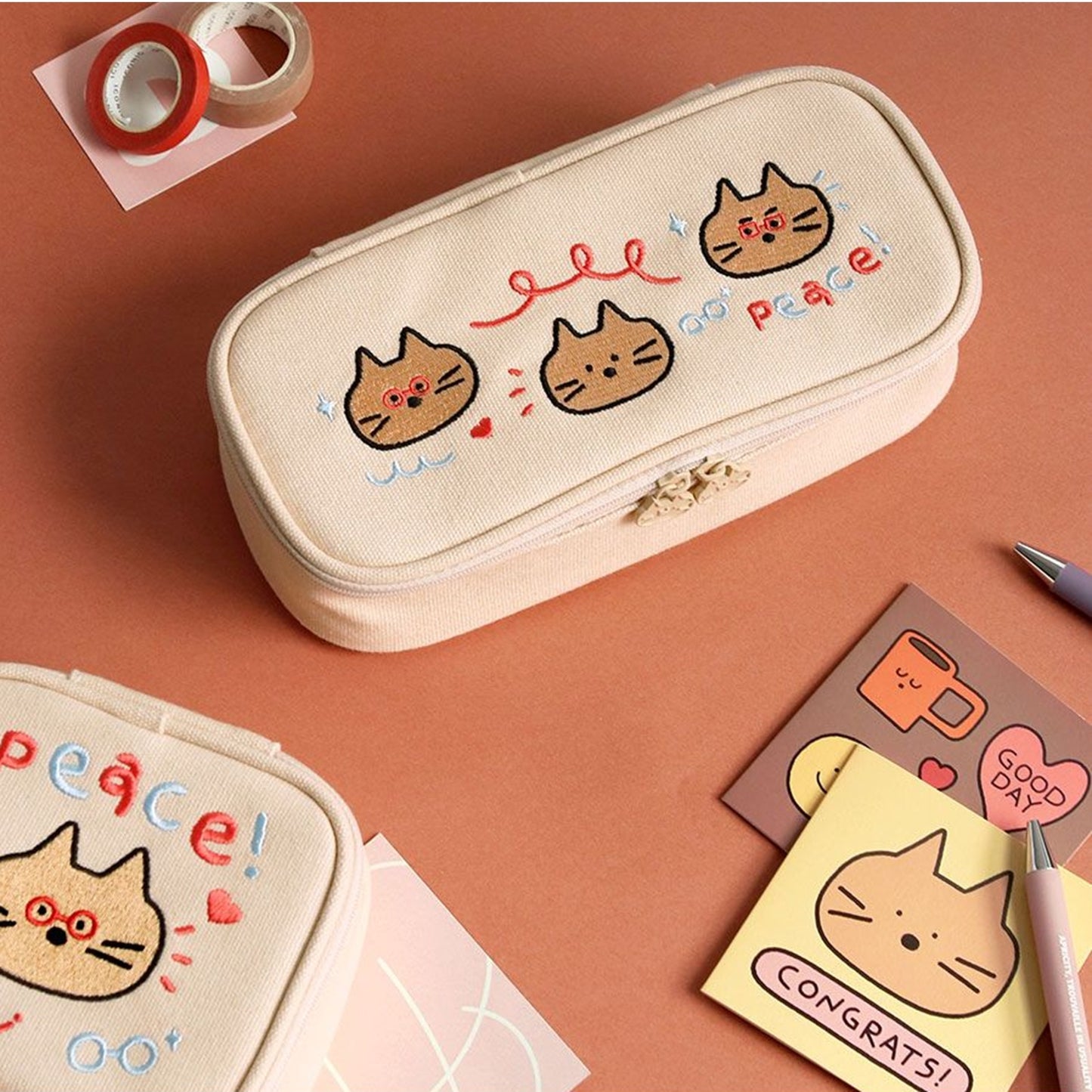 Iconic 韓国 大容量 ペンケース 筆箱 可愛い キャラクター刺繍 ペンポーチ メイクポーチ 多機能