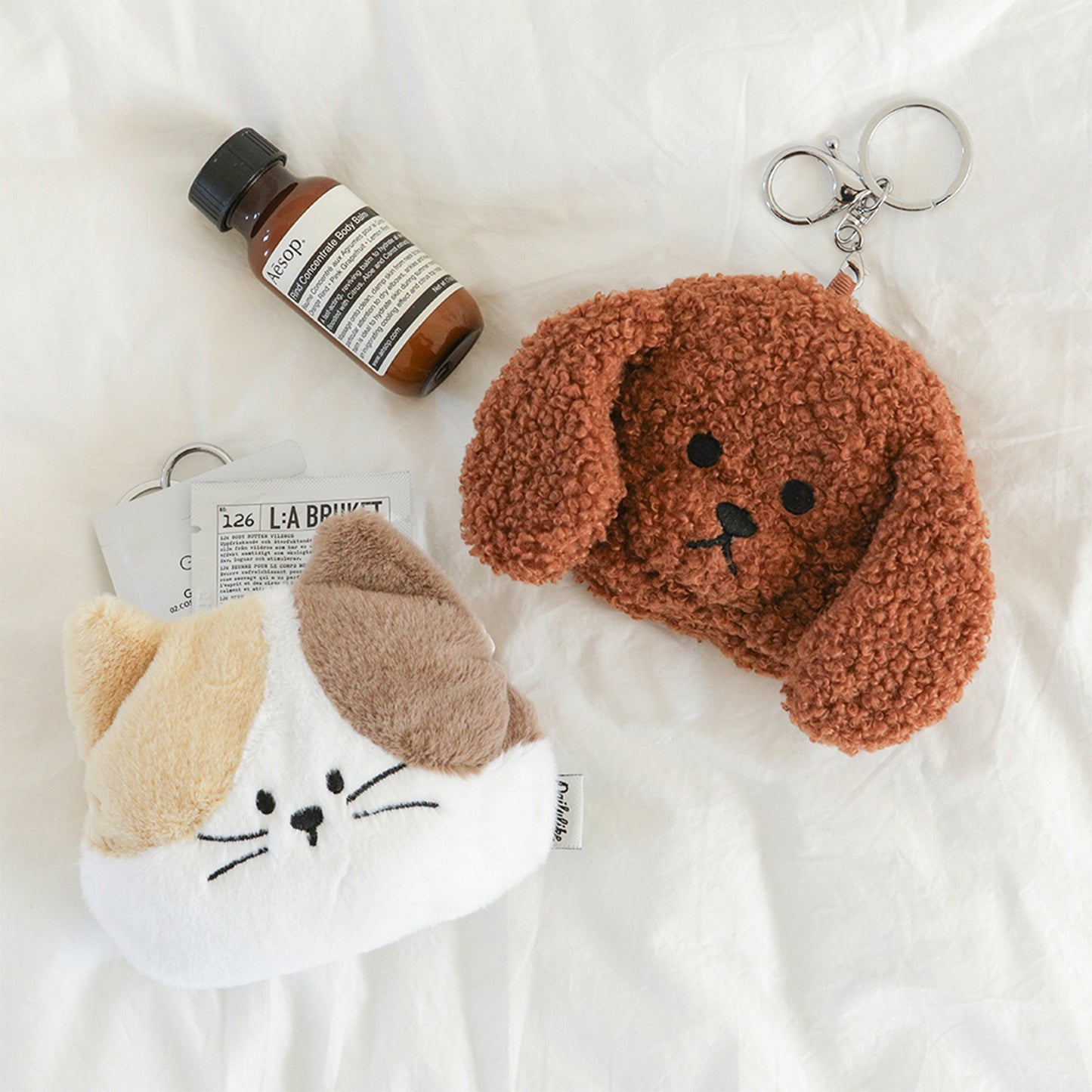 韓国 犬 猫 キャラクター ぬいぐるみ ポーチ キーリング付き 小物入れ ミニ財布 コインケース かわいい 全2種